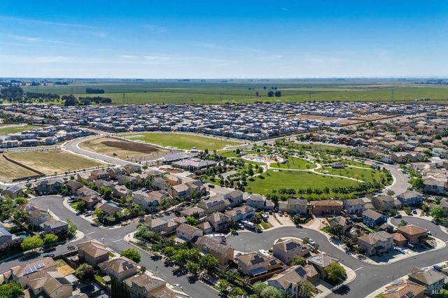 531 Colonial Cir, Vacaville, CA 95687