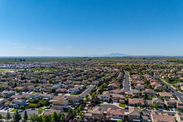 531 Colonial Cir, Vacaville, CA 95687