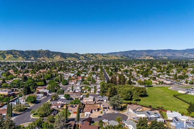 531 Colonial Cir, Vacaville, CA 95687