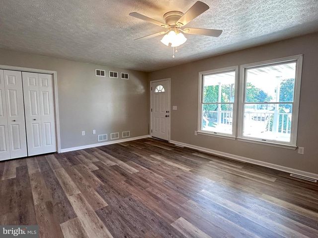 505 N WESTERN AVE, Martinsburg, WV 25404