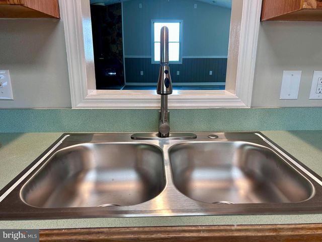 505 N WESTERN AVE, Martinsburg, WV 25404