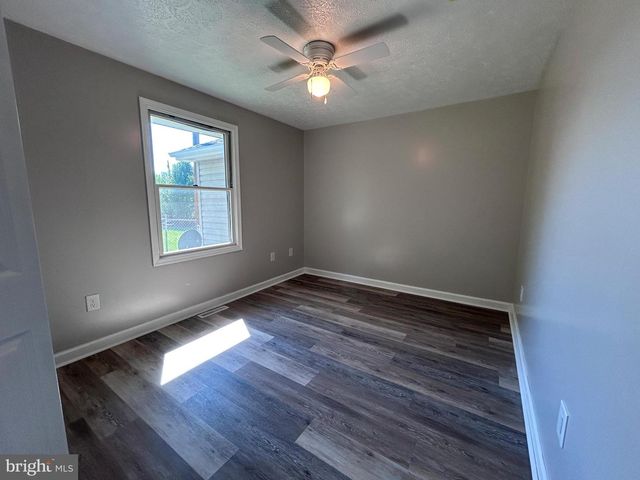 505 N WESTERN AVE, Martinsburg, WV 25404