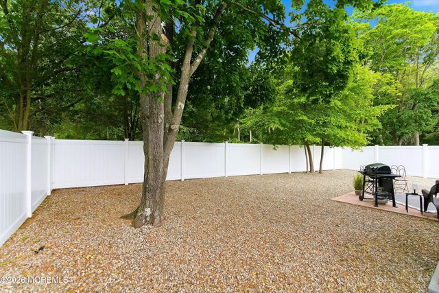 12 Pocono Place, Toms River, NJ 08753