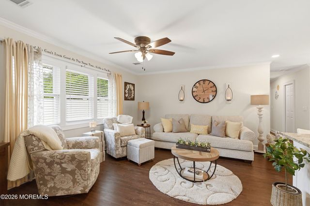 12 Pocono Place, Toms River, NJ 08753