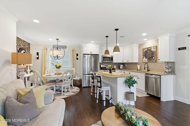 12 Pocono Place, Toms River, NJ 08753