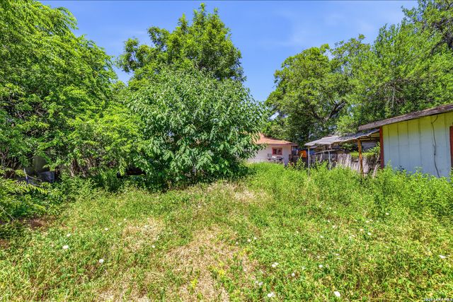 808 S Trinity, San Antonio, TX 78207