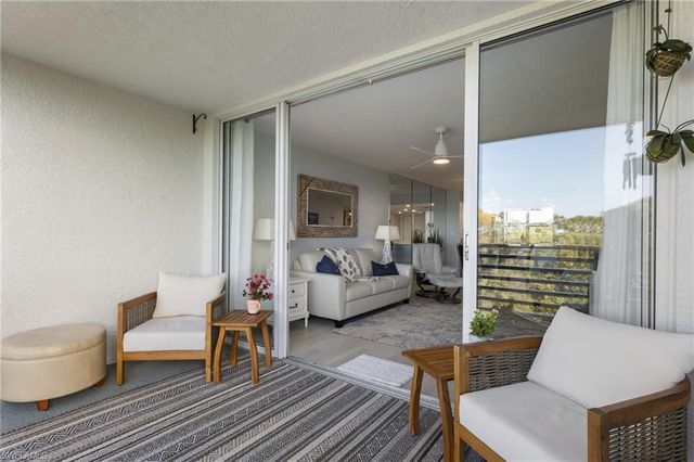 290 Naples Cove DR # 2604, Naples, FL 34110