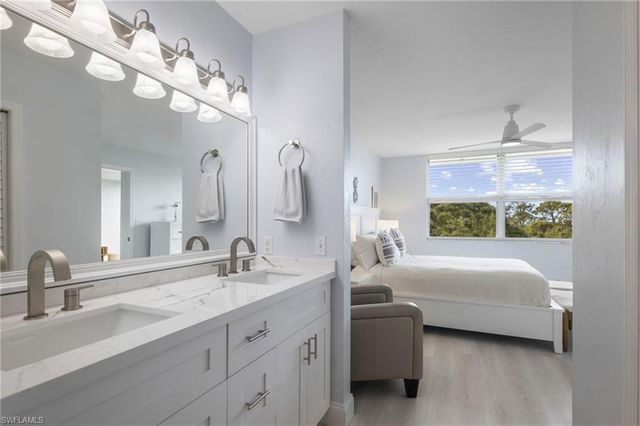 290 Naples Cove DR # 2604, Naples, FL 34110