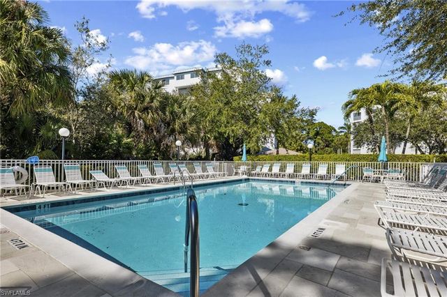 290 Naples Cove DR # 2604, Naples, FL 34110