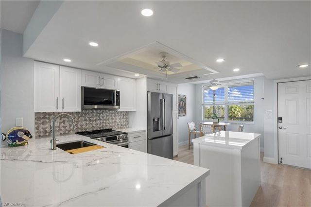 290 Naples Cove DR # 2604, Naples, FL 34110