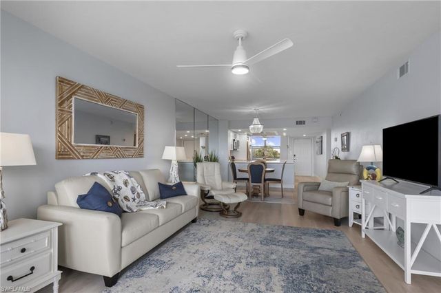 290 Naples Cove DR # 2604, Naples, FL 34110