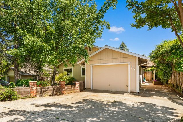 428 Lamarque Ct, Grass Valley, CA 95945