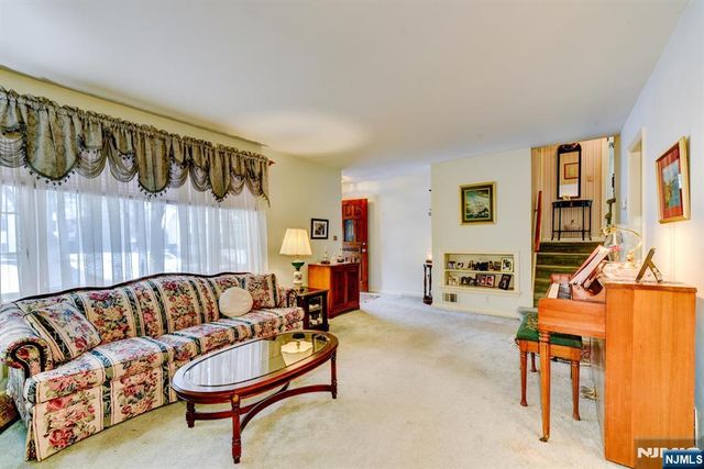 30 Perrin Drive, Wayne, NJ 07470