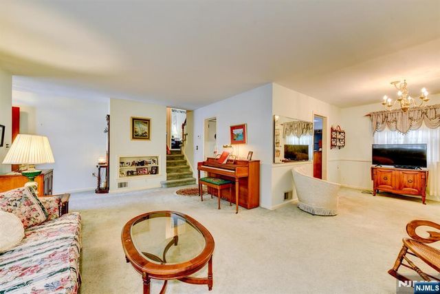 30 Perrin Drive, Wayne, NJ 07470