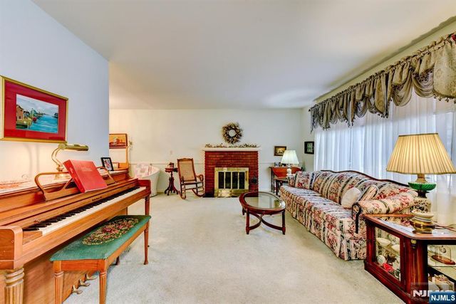 30 Perrin Drive, Wayne, NJ 07470