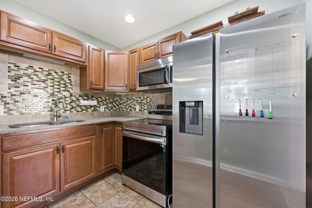 2253 HOME PARK Circle E, Jacksonville, FL 32207