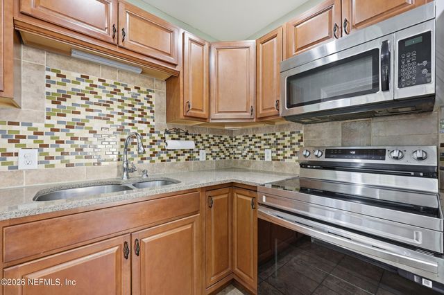 2253 HOME PARK Circle E, Jacksonville, FL 32207