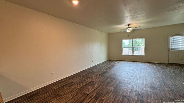 3146 Gilbert Garden, Converse, TX 78109