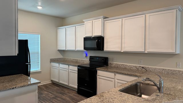 3146 Gilbert Garden, Converse, TX 78109