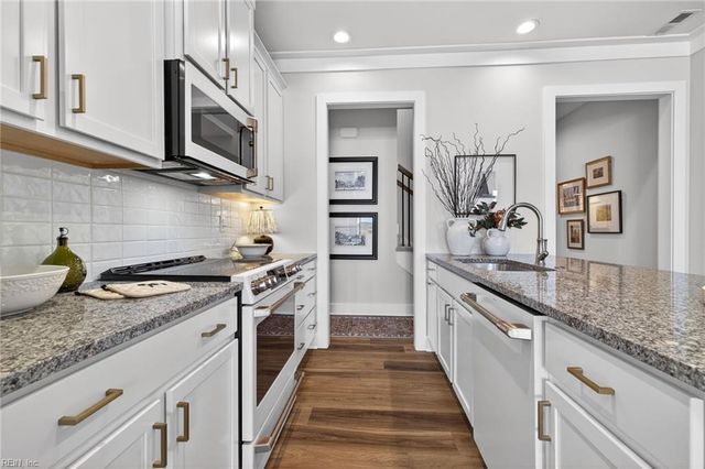1006 Gadsby LN, Williamsburg, VA 23185