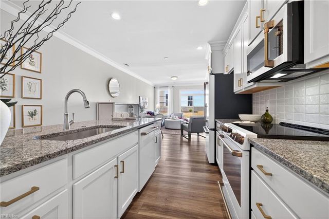 1006 Gadsby LN, Williamsburg, VA 23185