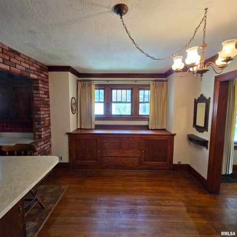 2415 N CENTRAL Avenue, Peoria, IL 61603