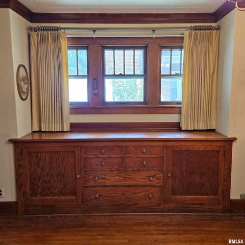2415 N CENTRAL Avenue, Peoria, IL 61603