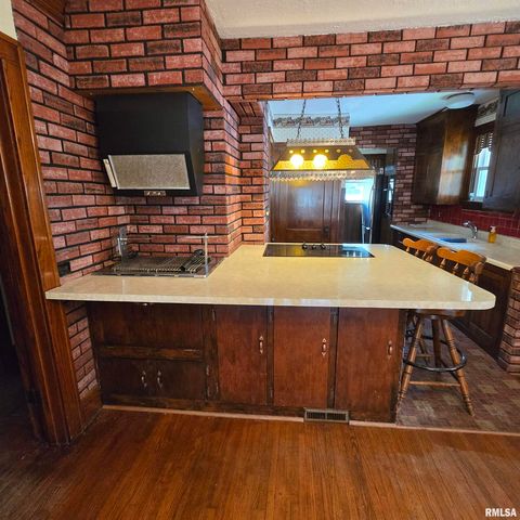 2415 N CENTRAL Avenue, Peoria, IL 61603