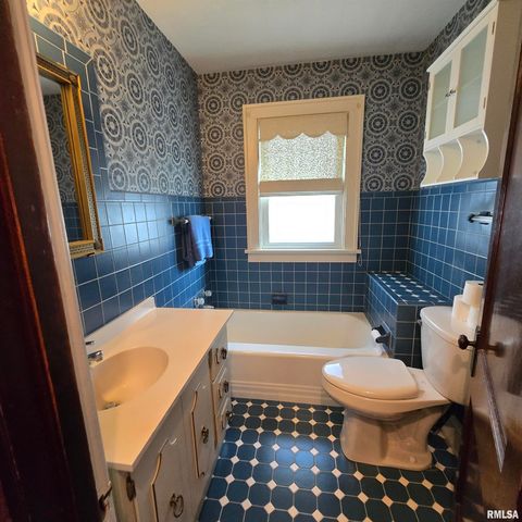 2415 N CENTRAL Avenue, Peoria, IL 61603