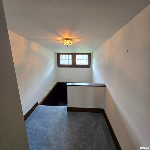2415 N CENTRAL Avenue, Peoria, IL 61603