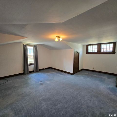 2415 N CENTRAL Avenue, Peoria, IL 61603