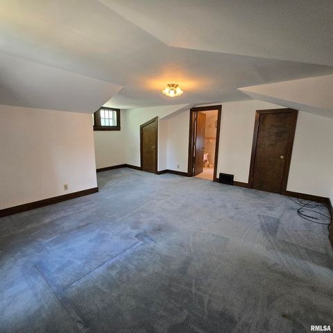 2415 N CENTRAL Avenue, Peoria, IL 61603