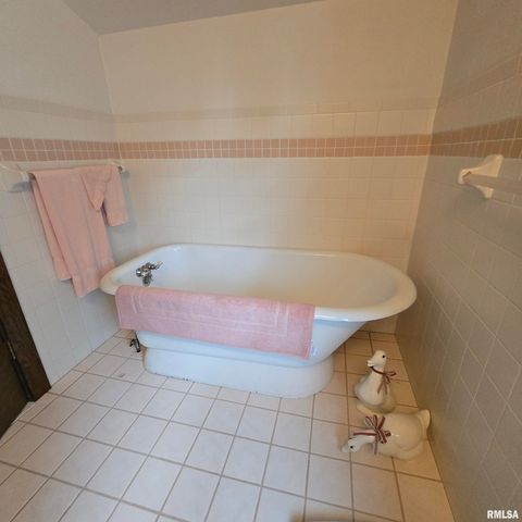 2415 N CENTRAL Avenue, Peoria, IL 61603