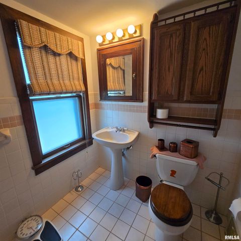 2415 N CENTRAL Avenue, Peoria, IL 61603