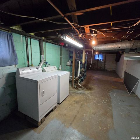 2415 N CENTRAL Avenue, Peoria, IL 61603