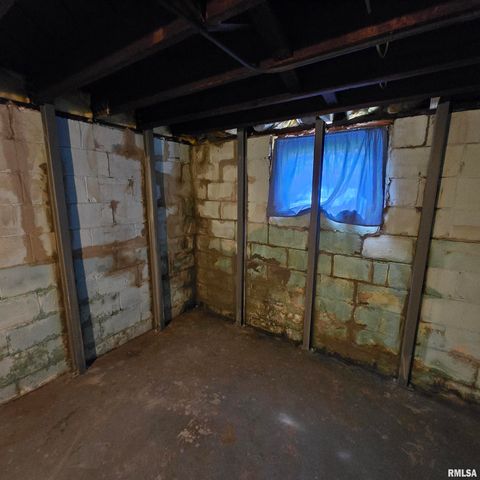 2415 N CENTRAL Avenue, Peoria, IL 61603