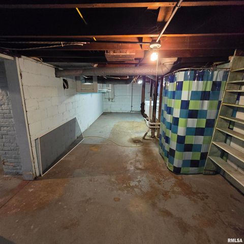 2415 N CENTRAL Avenue, Peoria, IL 61603