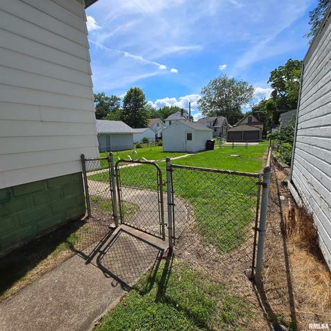 2415 N CENTRAL Avenue, Peoria, IL 61603