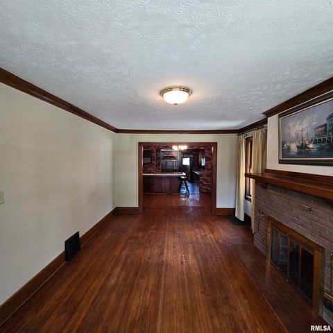 2415 N CENTRAL Avenue, Peoria, IL 61603