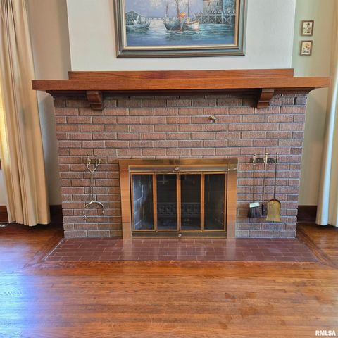 2415 N CENTRAL Avenue, Peoria, IL 61603