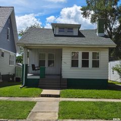 2415 N CENTRAL Avenue, Peoria, IL 61603