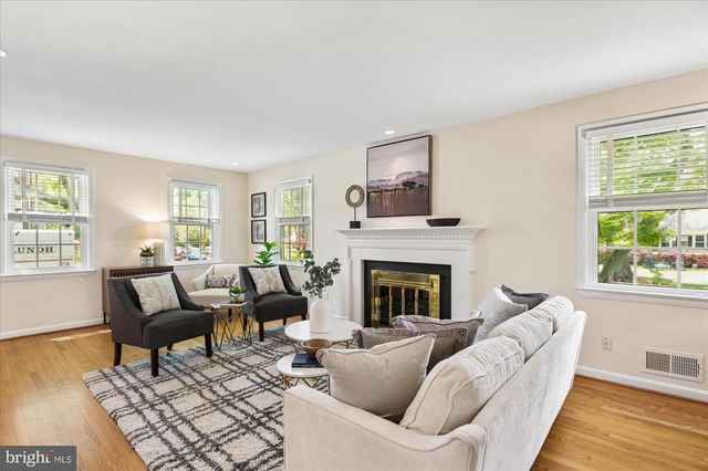 4543 ALTON PL NW, Washington, DC 20016