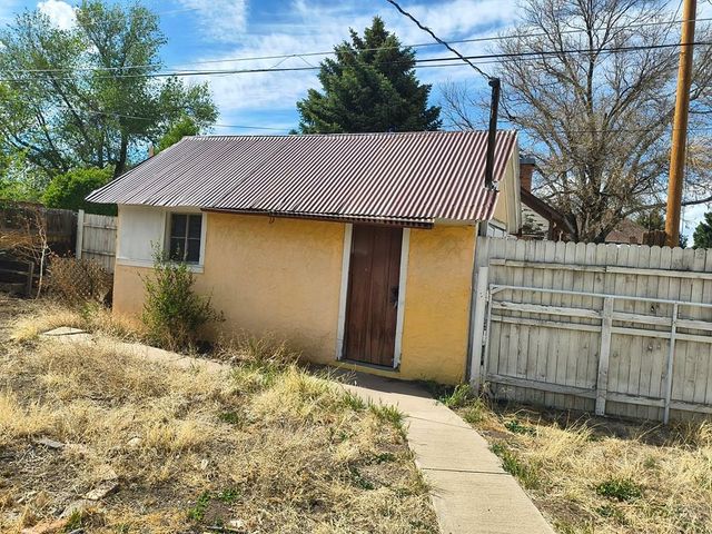 824 W 7th St, Walsenburg, CO 81089