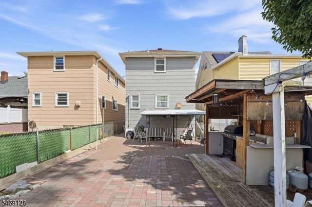 228 Laurel Ave, Kearny Town, NJ 07032
