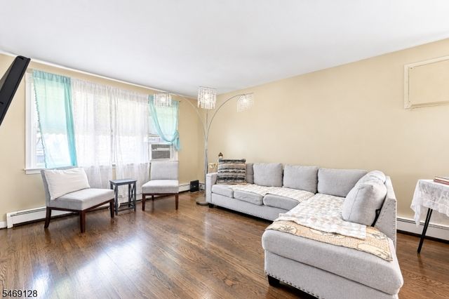 228 Laurel Ave, Kearny Town, NJ 07032