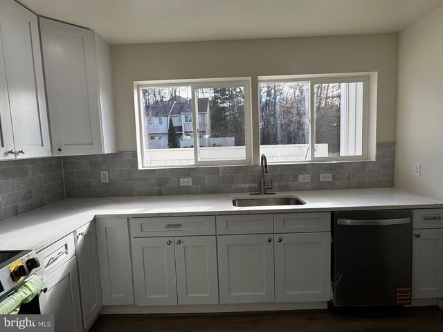 1920 OLD POST TER, Woodbridge, VA 22191