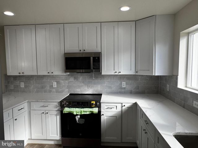 1920 OLD POST TER, Woodbridge, VA 22191