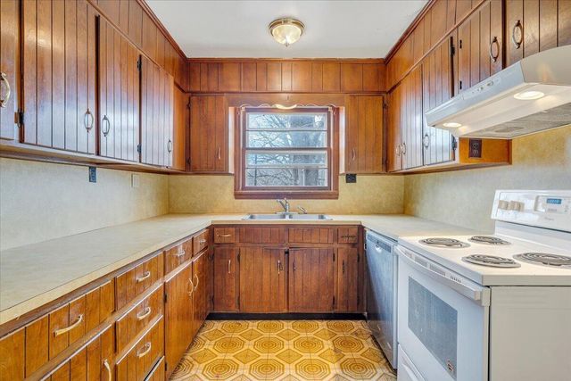 8793 Dickerson Mill RD, Moneta, VA 24121