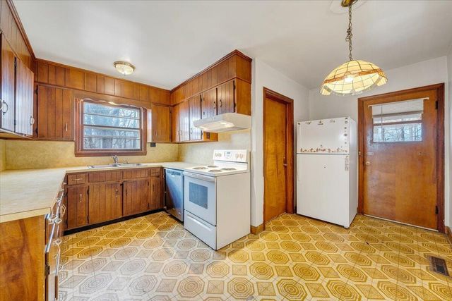 8793 Dickerson Mill RD, Moneta, VA 24121