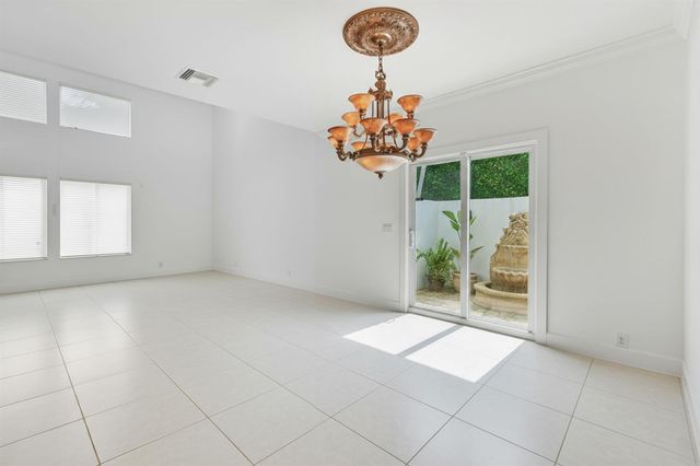 2801 Embassy Drive, West Palm Beach, FL 33401